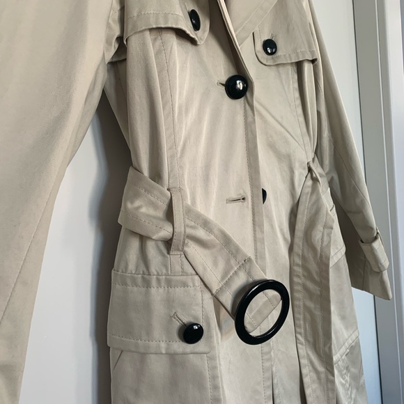 Vintage Single-Breasted Trench Coat: Banana Republic - Picture 6 of 8